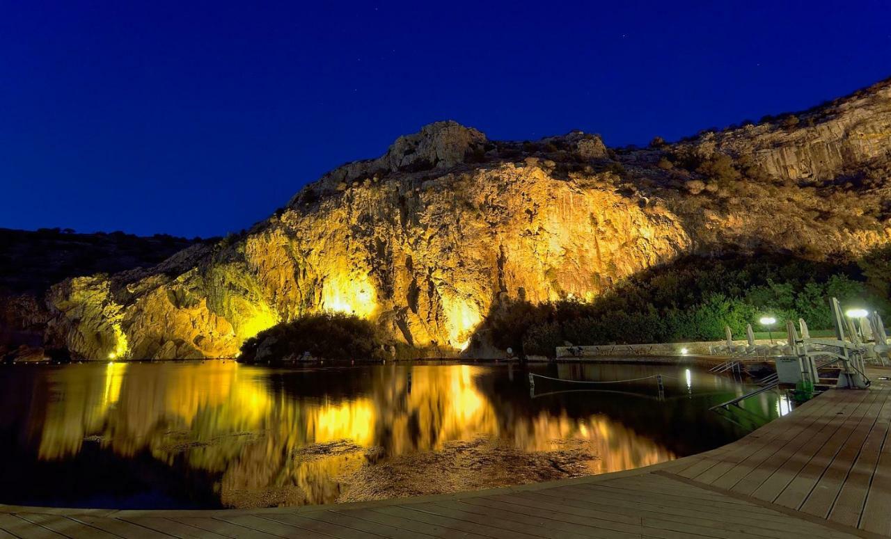 Deluxe Apartment In Vouliagmeni Ateny Zewnętrze zdjęcie