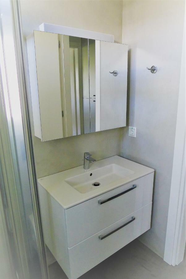 Deluxe Apartment In Vouliagmeni Ateny Zewnętrze zdjęcie